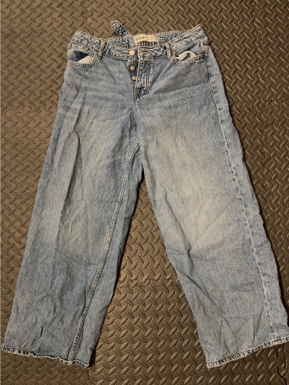 Scene Weaver Light Wash Wide-Leg Jeans